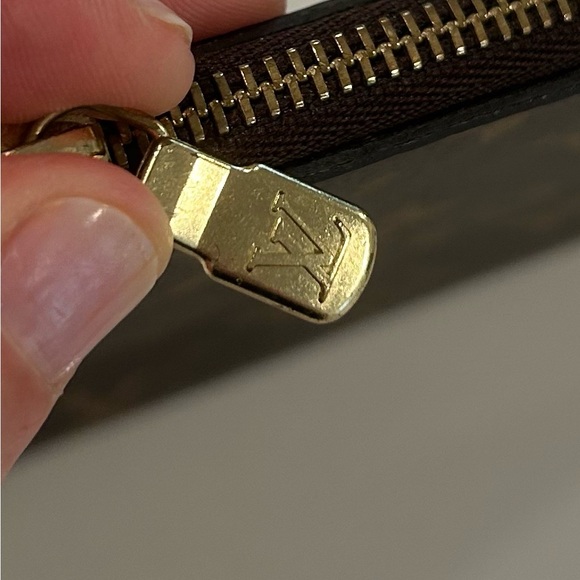 Louis Vuitton Wristlet Like NEW - Picture 12 of 14